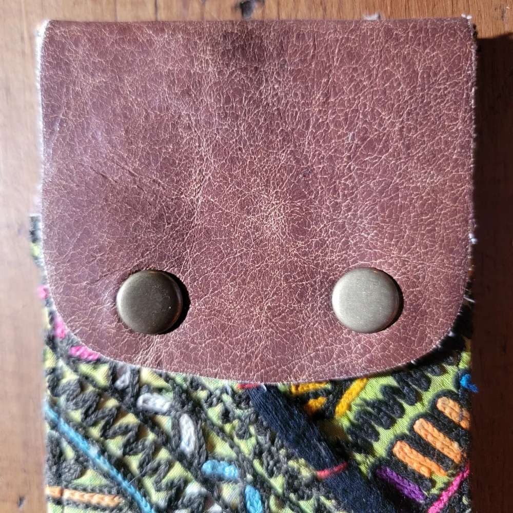 🪬🍄 Free People Boho Embroidered Repurposed vtg banjara hippie Wallet card case
